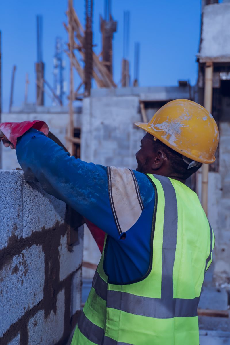 Building contractor: houses, extensions, renovations