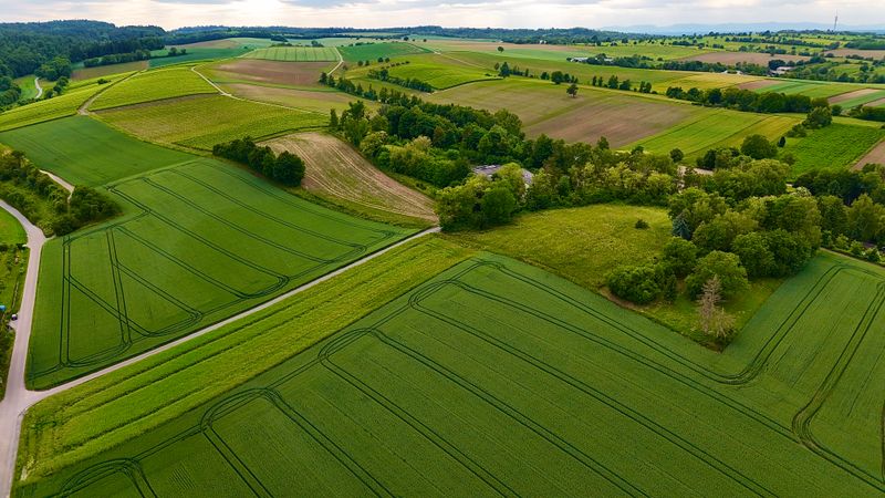 Land, about one acre, ready title, near the tarmac